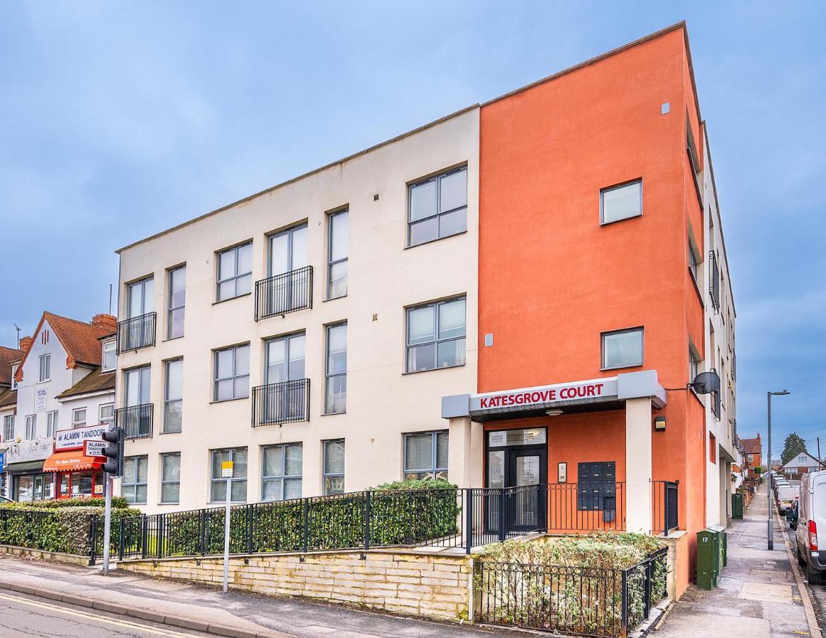 רדינג Modern & Spacious 2-Bed Flat With Secure Parking מראה חיצוני תמונה
