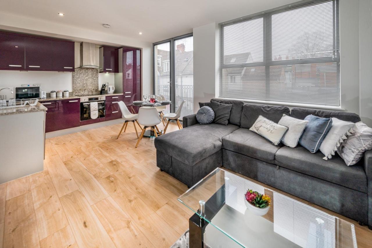 רדינג Modern & Spacious 2-Bed Flat With Secure Parking מראה חיצוני תמונה